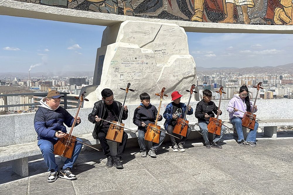 馬頭琴の演奏（モンゴル・ウランバートル）