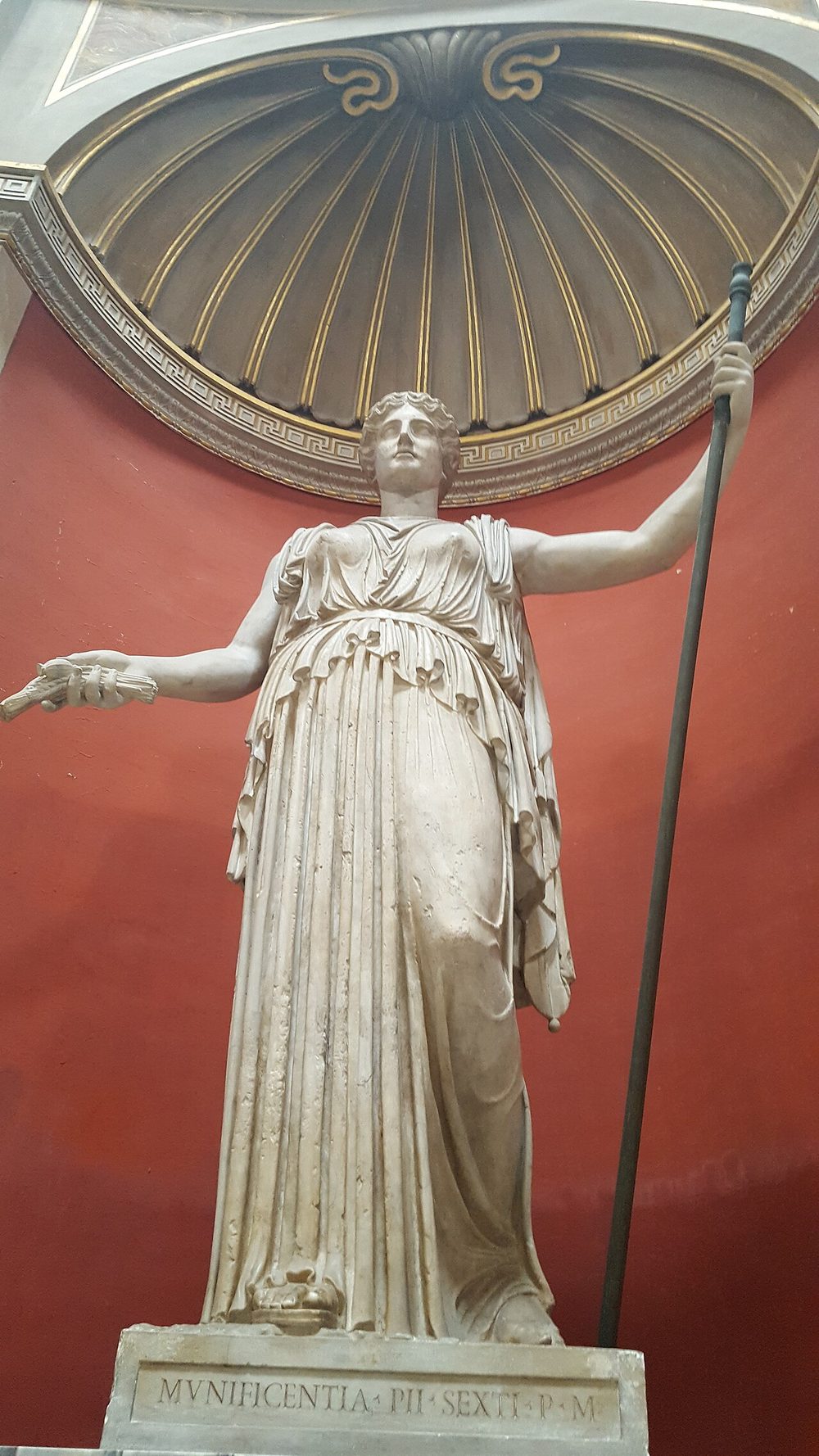 デメテル像（ヴァチカン美術館）