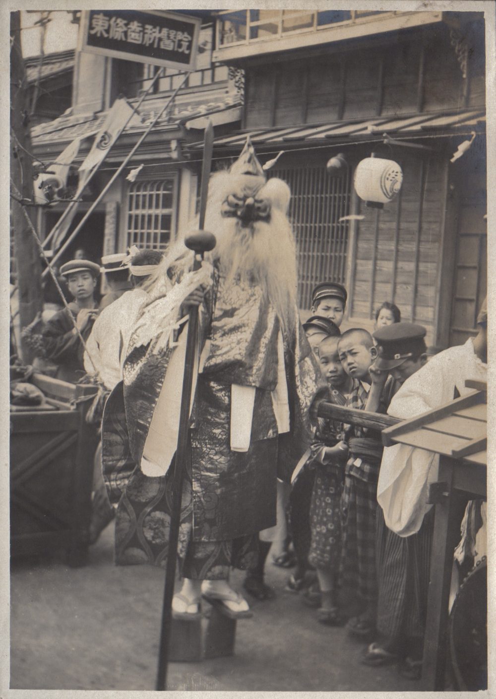 天狗面をかぶった猿田毘古神の祭礼（1914年）