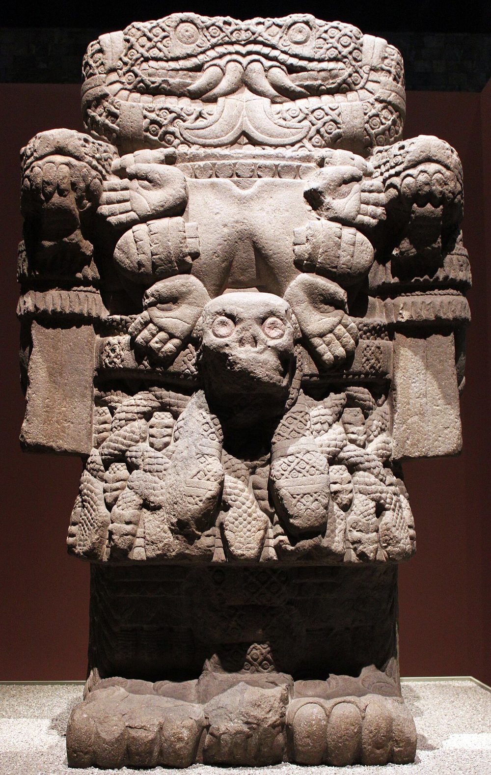 コアトリクエ 大地母神 石像