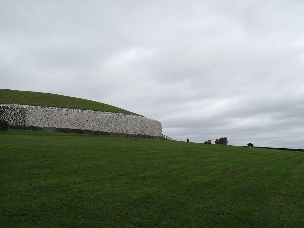 ニューグレンジ 新石器時代 巨石墳墓