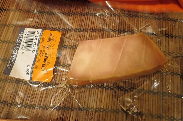 ハカール - アイスランドの発酵サメ肉
