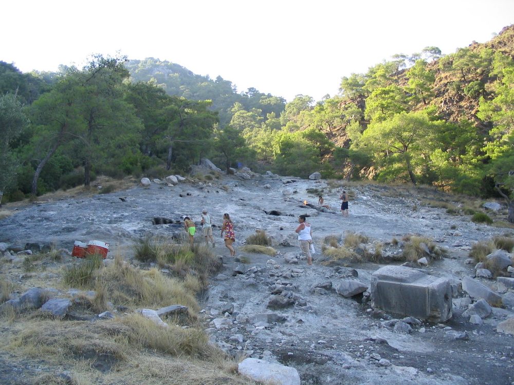 キマイラの炎 トルコ オリンポス山 2千年以上燃え続ける巨大な穴