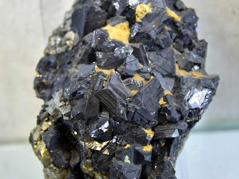 ブラックスピネル スリランカ産結晶集合