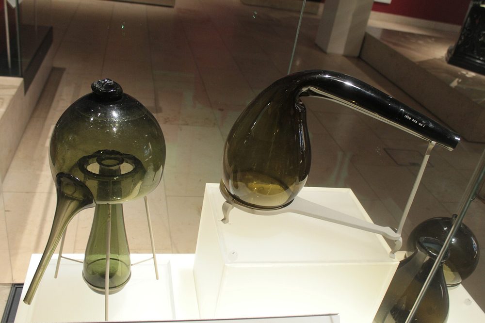 錬金術で使われた古いガラス製の蒸留器