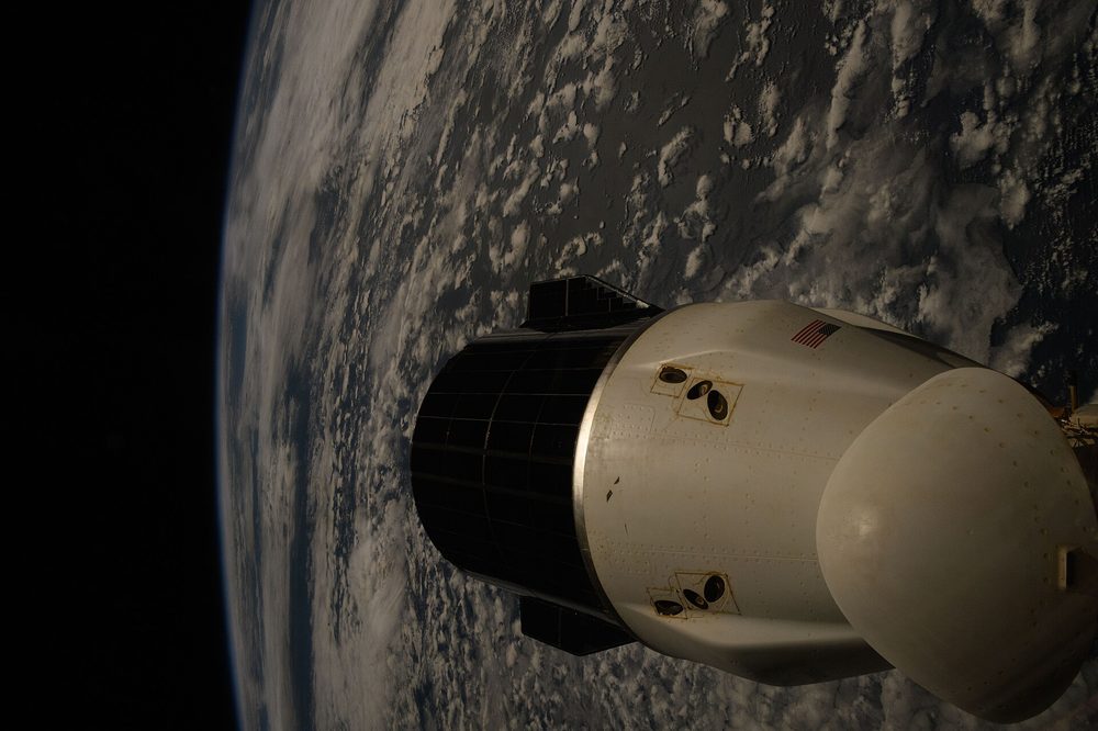 地球を周回する宇宙船
