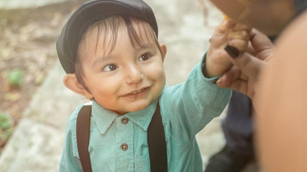 言い間違いをする子供のイメージ