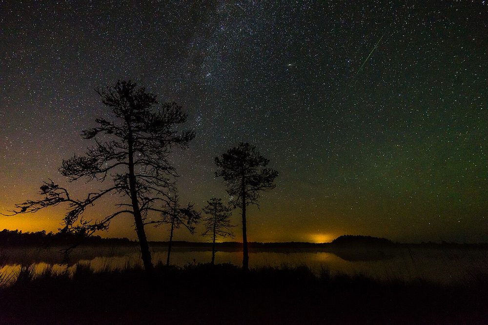 天の川と満天の星空