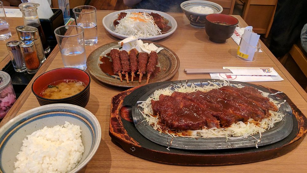 名古屋めしの味噌カツ